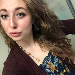 Meet your Posher, Alyssa